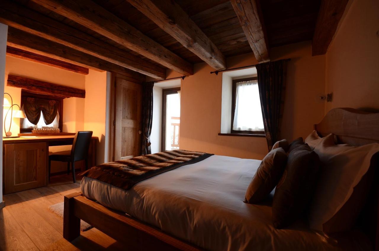 Le Petit Relais Hotell Valpelline Exteriör bild