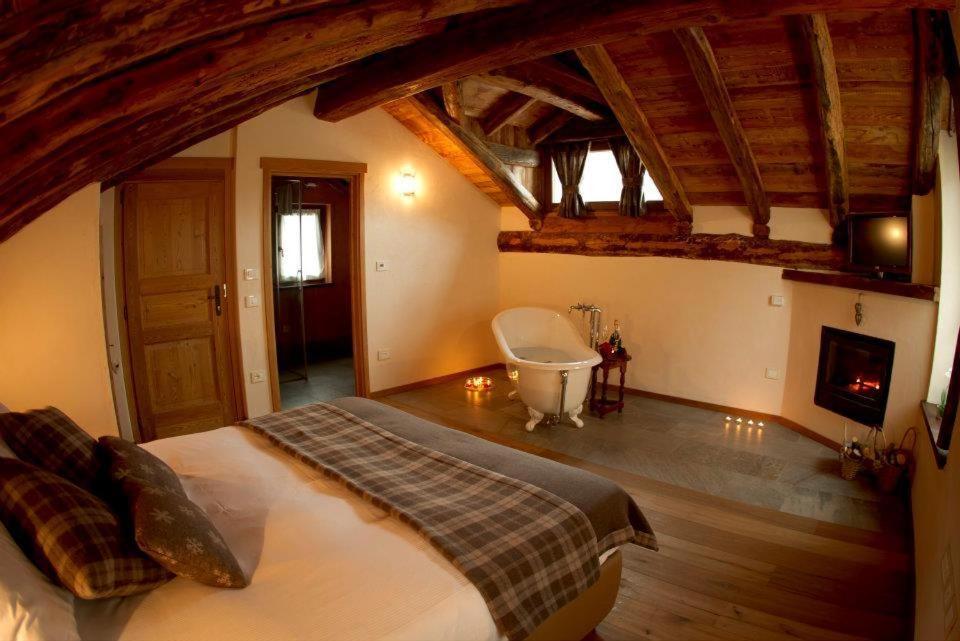 Le Petit Relais Hotell Valpelline Rum bild