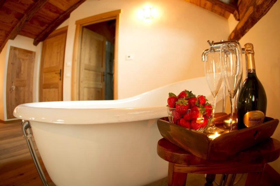 Le Petit Relais Hotell Valpelline Rum bild