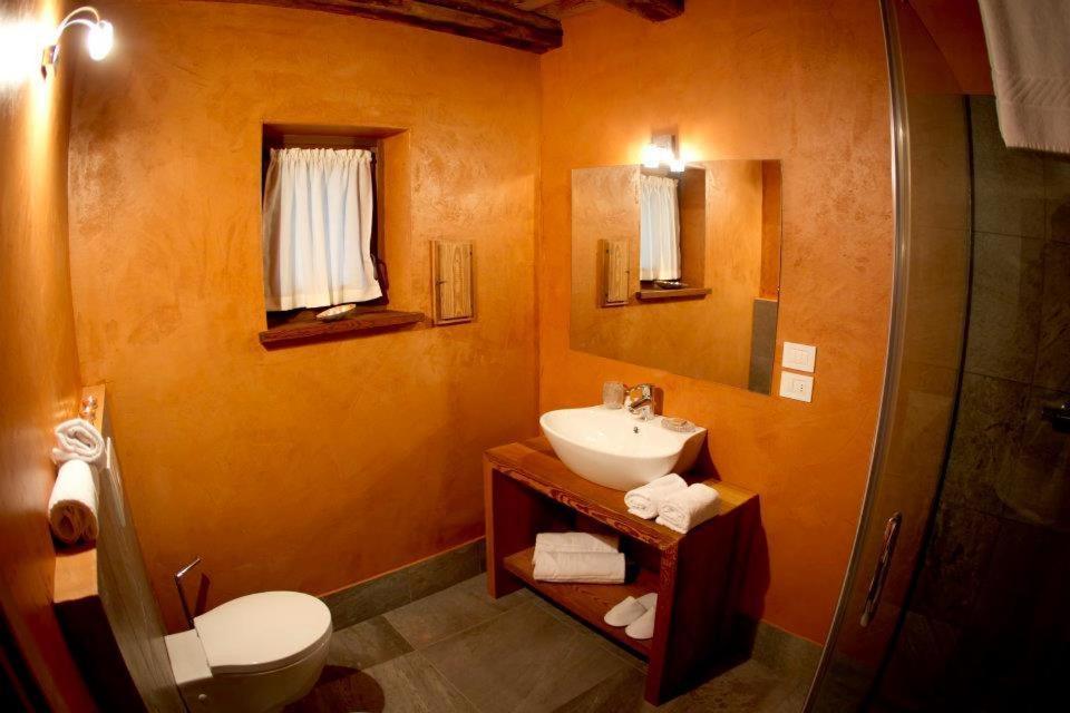 Le Petit Relais Hotell Valpelline Rum bild