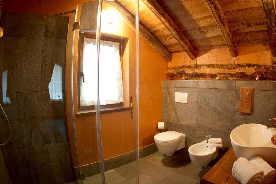 Le Petit Relais Hotell Valpelline Rum bild